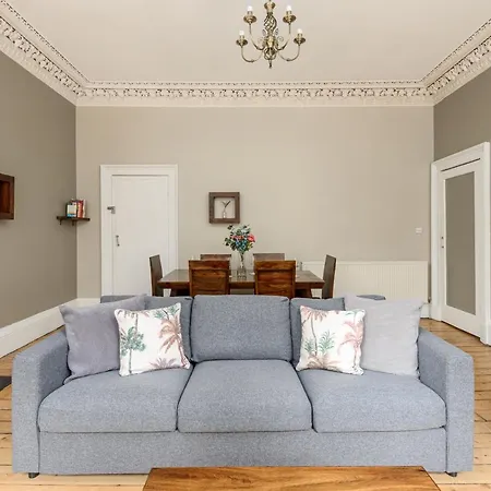 2 Bed Old Town Apartment - Next To Castle Edimburgo Esterno foto