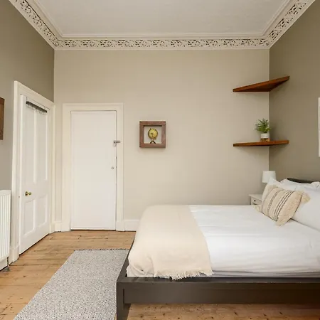 2 Bed Old Town Apartment - Next To Castle Edimburgo Esterno foto